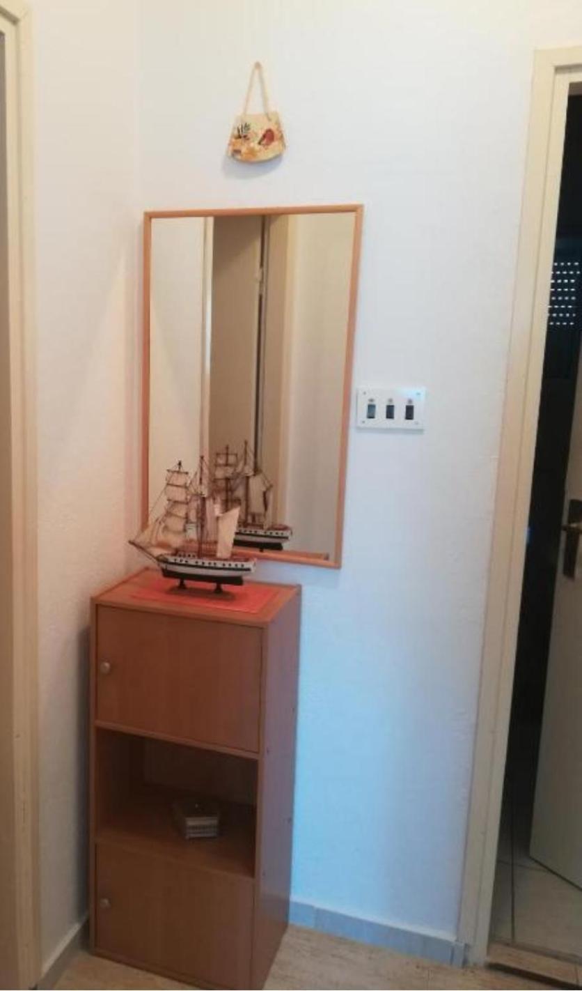 Apartman Volarevic Donji Karin Kültér fotó