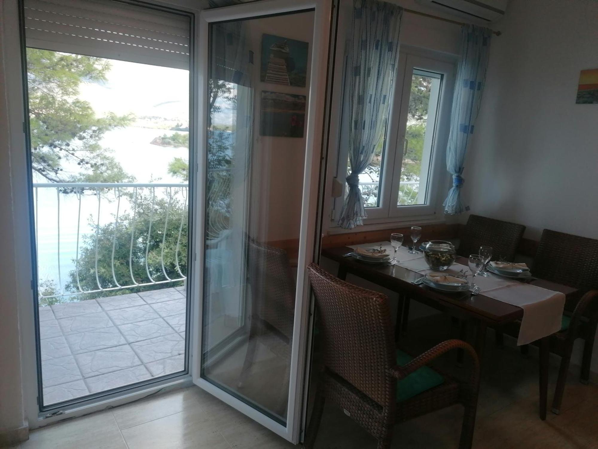 Apartman Volarevic Donji Karin Kültér fotó
